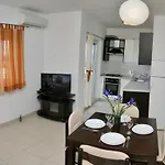 Διαμέρισμα With Parking Space Bilo, - 12870 *